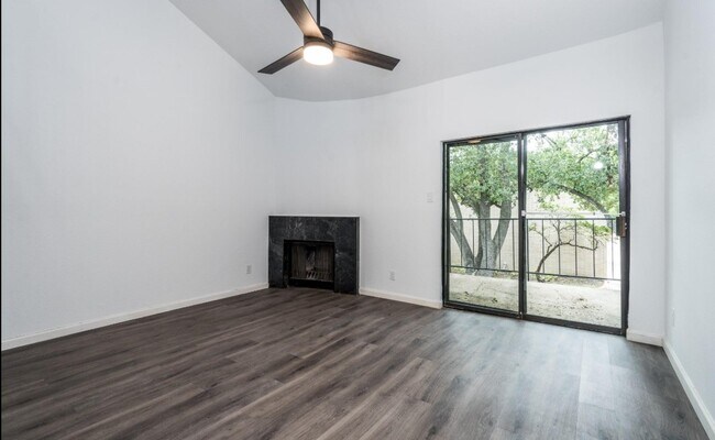 Photo - 10811 Richmond Ave Unit 109