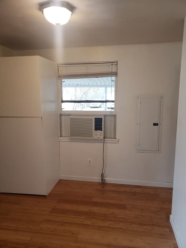 722 White Pl
