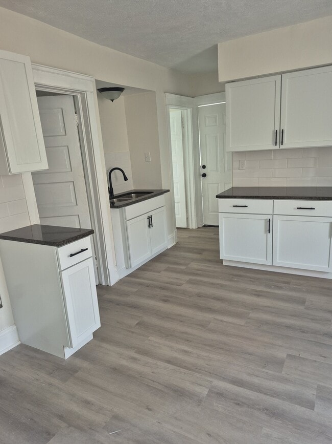 3449 W 54th St Unidad upper