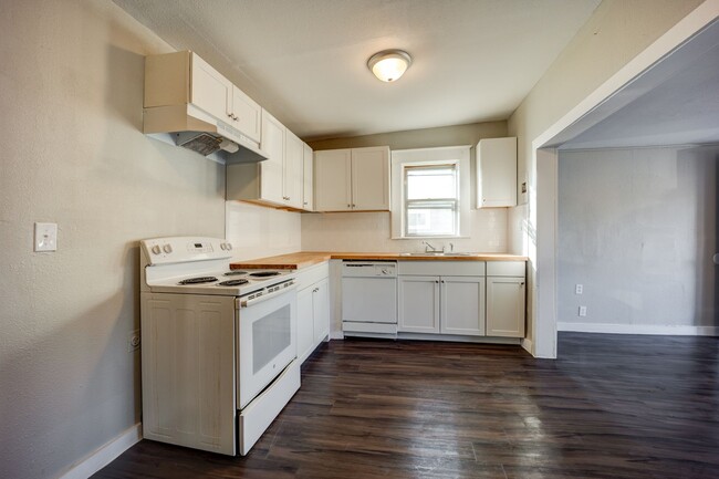 Photo - Freshly Updated 3 Bedroom House