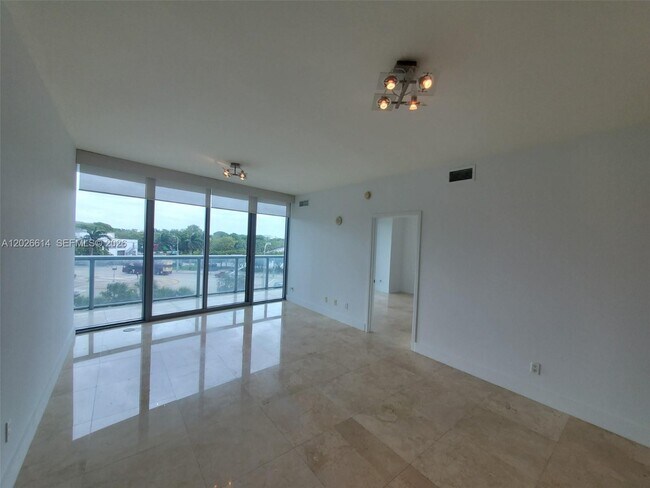 Photo - 888 Biscayne Blvd Unidad 311