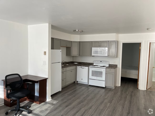 Building Photo - 418 Wilson St Rental