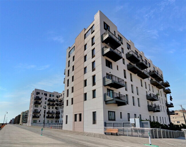 Photo - 100 W Broadway Unit 6Q