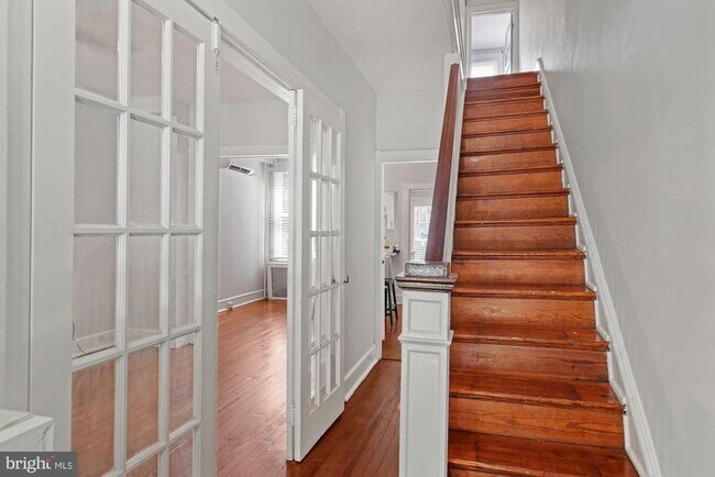 Photo - 747 Kentucky Ave SE