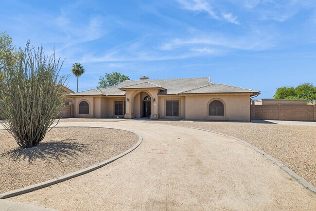 9033 W Patrick Ln