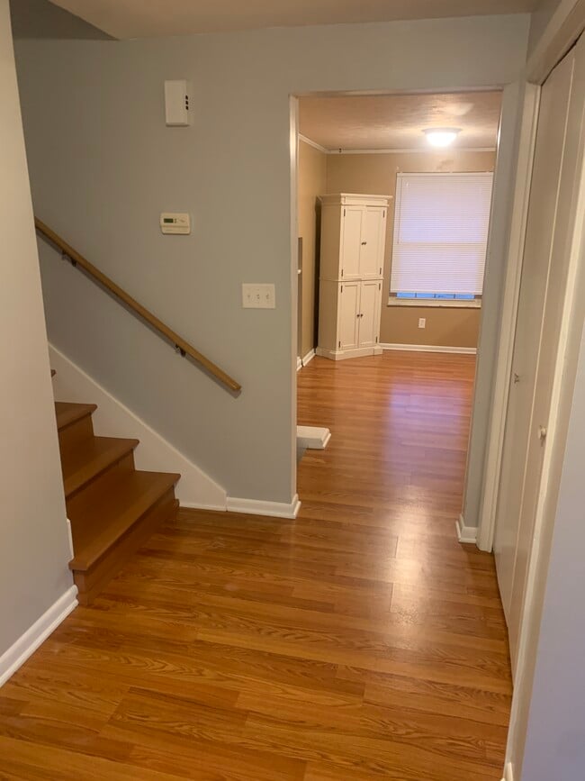 Photo - 1424 Town Hall Rd