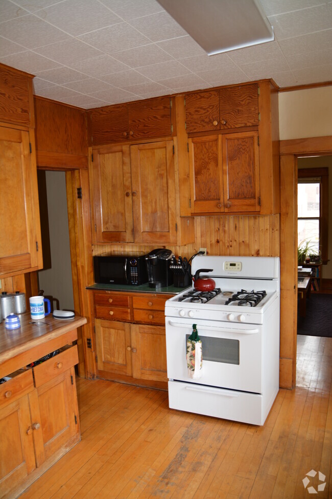 Building Photo - 3740 Bryant Ave S Unit 2 Rental