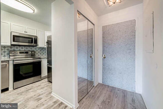 Photo - 2100 Langston Blvd. Unidad 348