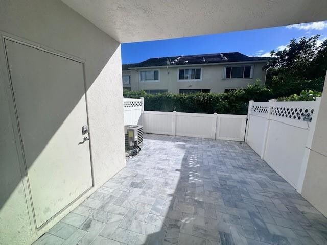 Building Photo - 9874 NW 57th Manor