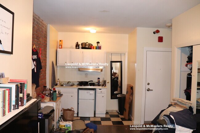 Photo - 254 Newbury St