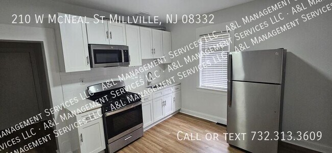 Photo - 210 W McNeal St