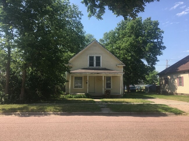 Building Photo - 617 E Hanson- 2 bedroom, 2 bathroom house