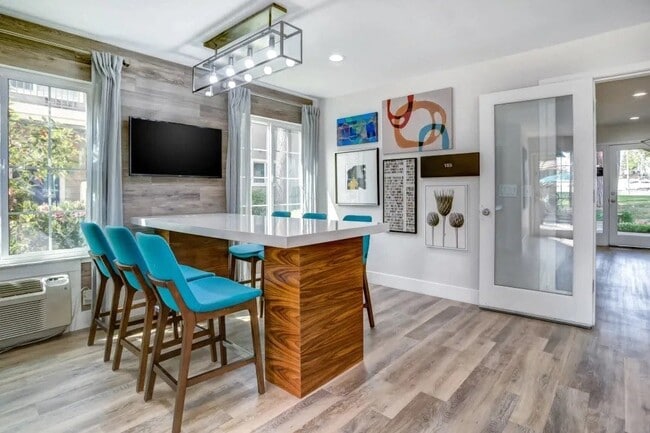 Los Gatos Landing