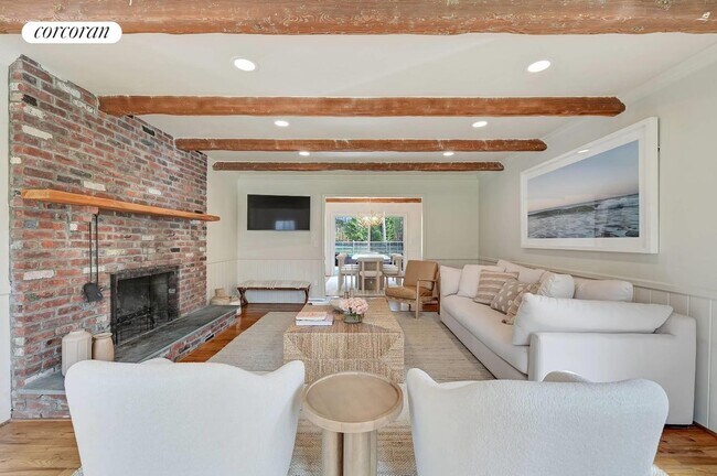 Photo - 20 Surrey Ct