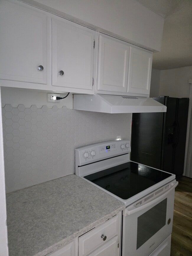 Photo - 11260 College Ave