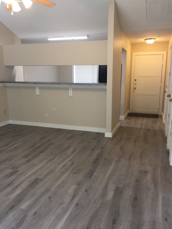 Photo - 1138 Oxford Dr