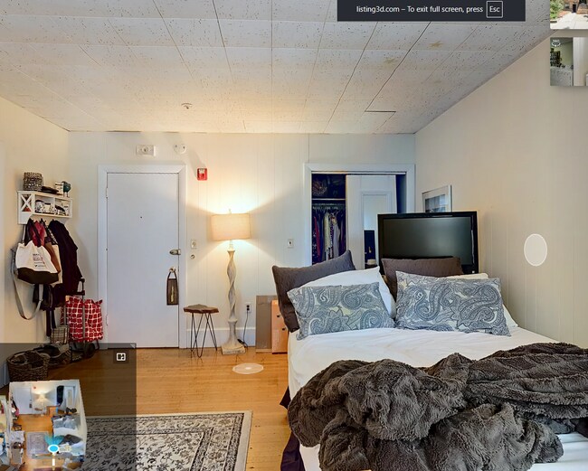 Photo - 1061 Beacon St