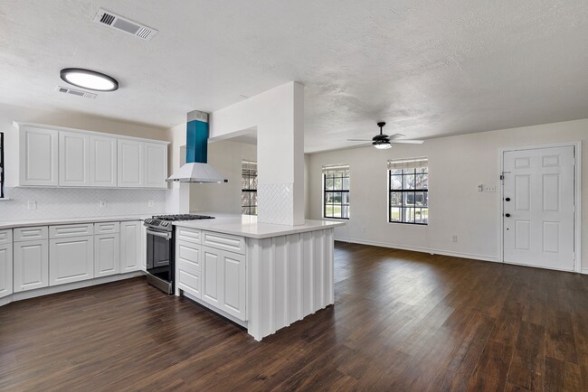 Photo - 504 Percival St