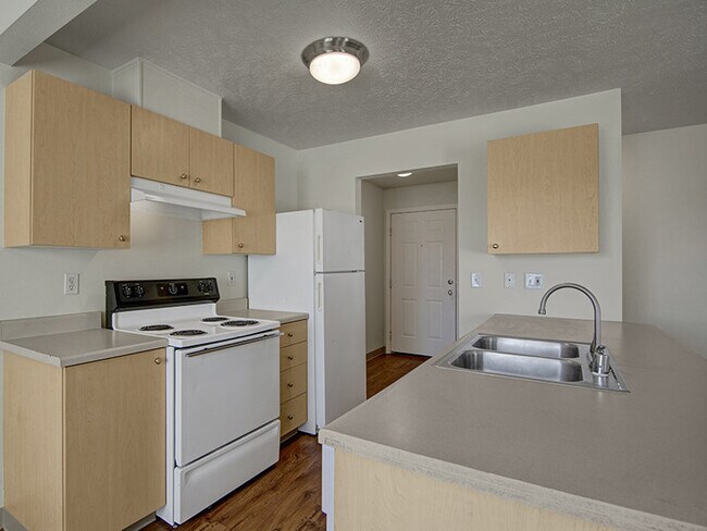 Building Photo - Deer Run