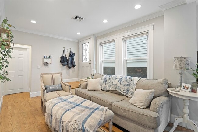 Photo - 521 E 5th St Unidad 1