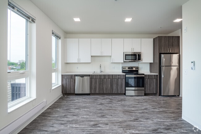 STUDIO, 1 BA - 475 SF - Eastsider