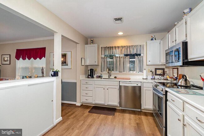 Photo - 1110 Cambridge Ct