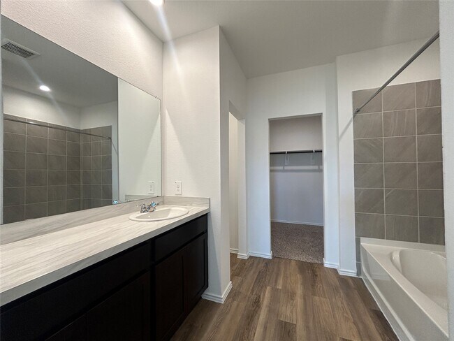 Photo - 1739 Royal Rim Dr
