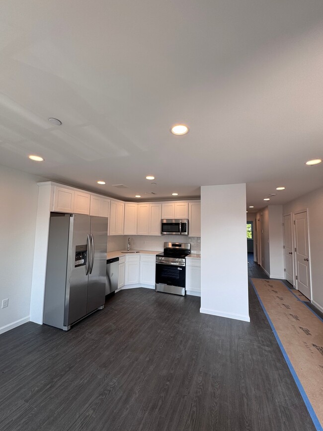 3-42 B 46 St Unidad FL 1