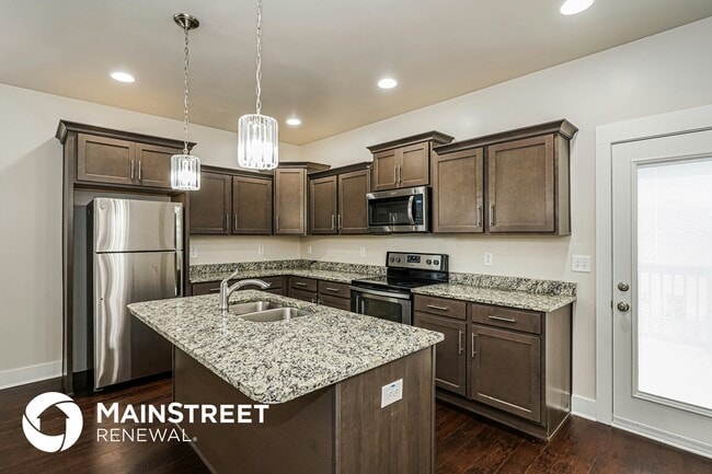 Photo - 1035 Saddlestone Dr