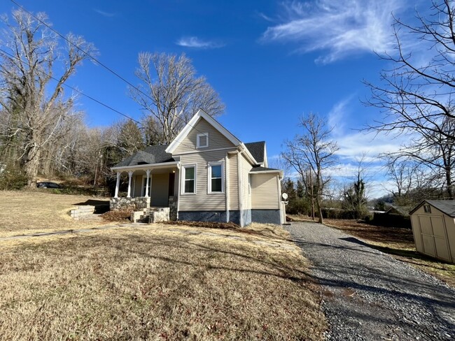 Photo - 46 N Thomason St