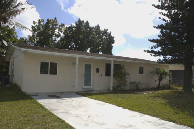 Building Photo - 19827 SW 118th Pl