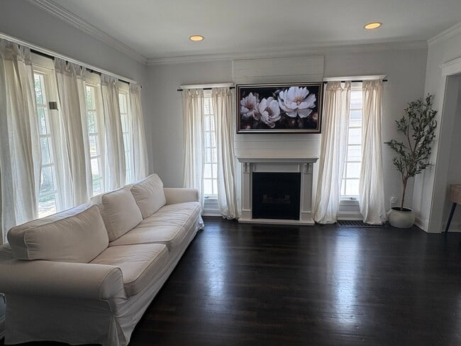 Photo - 2504 Budd St