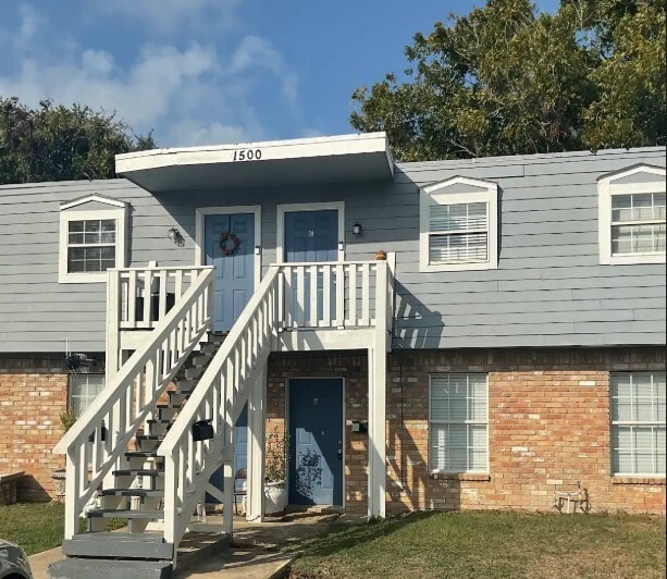 Building Photo - 1500 Oleander Unit A Oleader