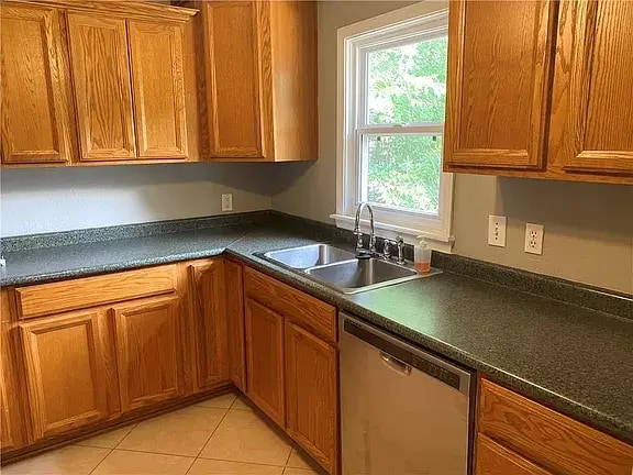 Building Photo - 209 W Haddock St