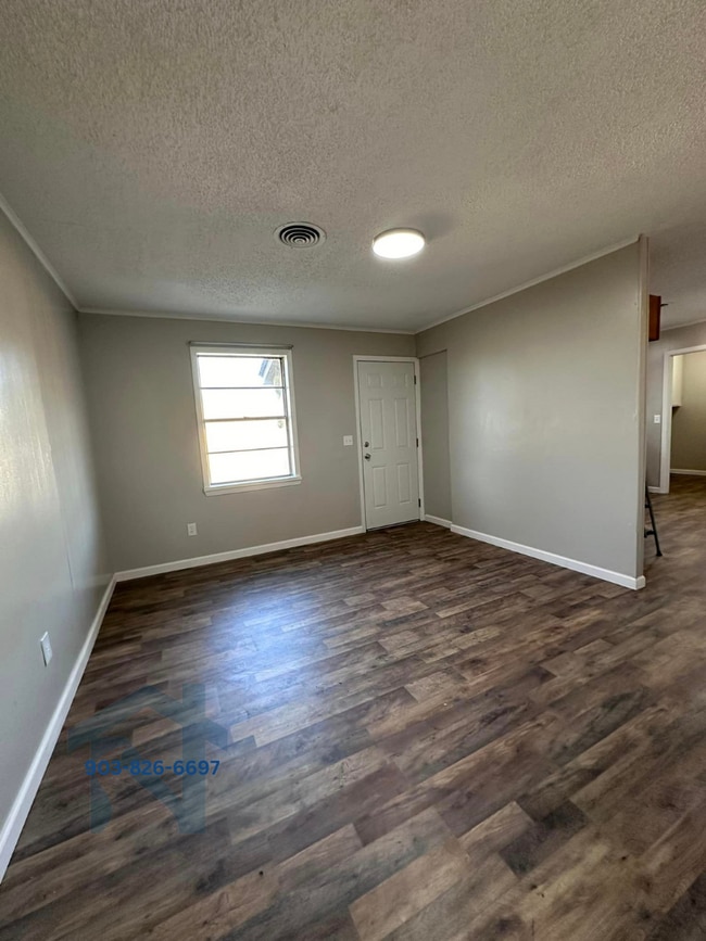 Photo - 102 S Wills St