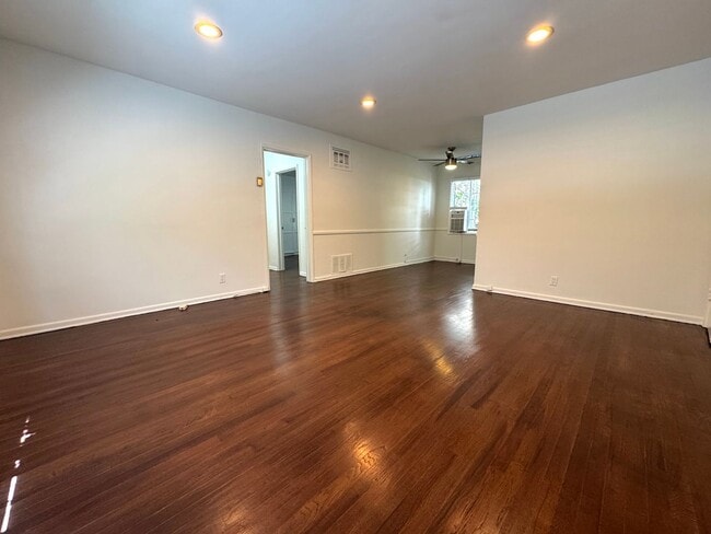 Photo - 1 Bed 1 Bath in Hollywood Heights with Par... Unit 6703