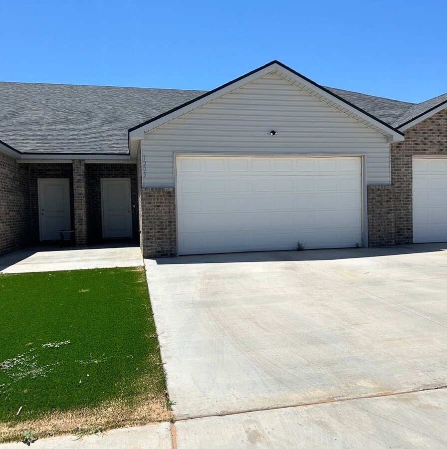 3-Bedroom Townhome Coming Soon! - 3-Bedroom Townhome Coming Soon!