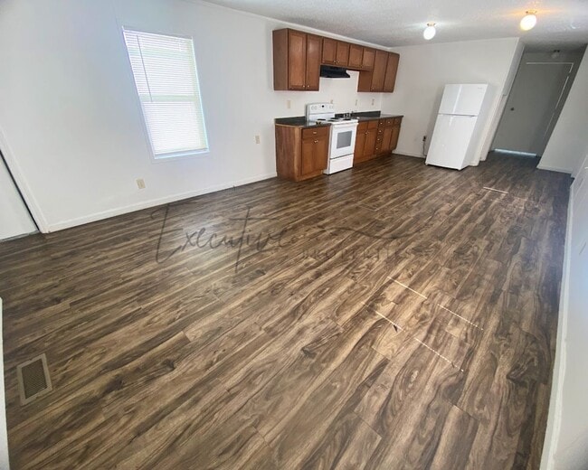 Photo - Move-In Ready 3BR, 1BA – Most Utilities In... Unidad 2