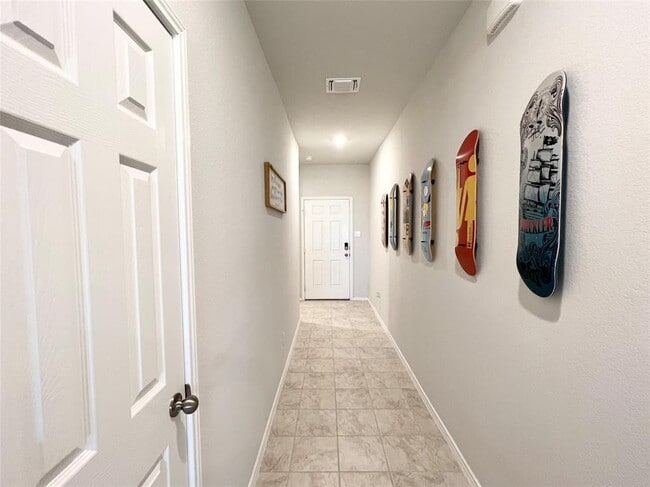 Photo - 544 Taggart Trail