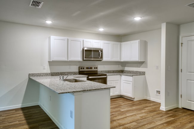 Photo - 28118 Pasadena Dr