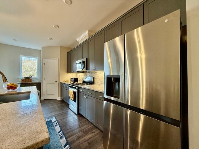 Photo - 254 Deardom Wy