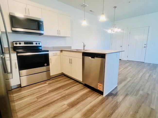 Photo - Brand-new Condo Conveniently Located in Ri...