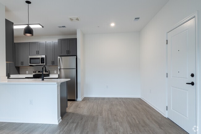 1BR, 1BA - 679SF - Dining Room - The Fitzgerald