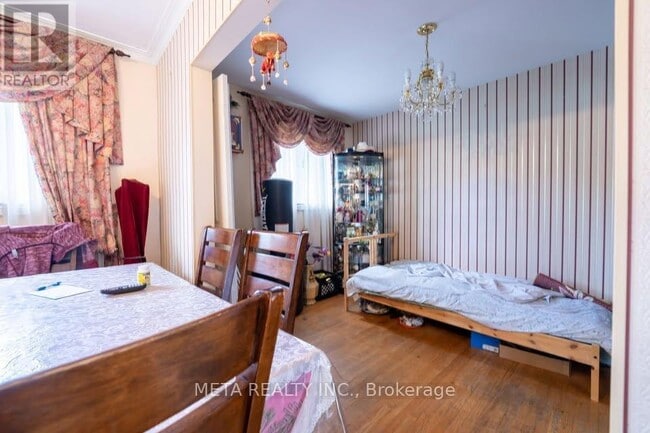 Photo - 79 Chestermere Blvd
