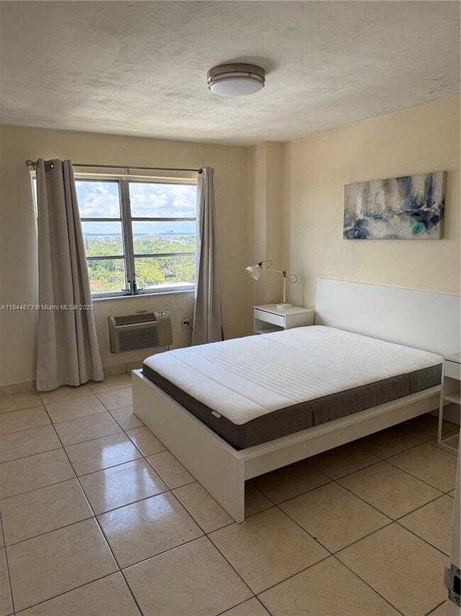 Photo - 3100 Collins Ave Unit 1406