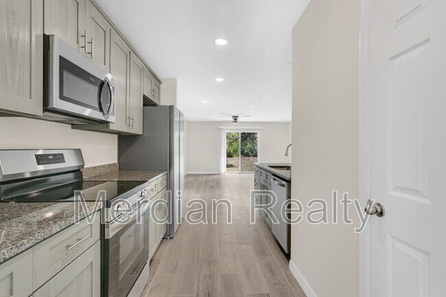 Photo - 2304 Fox Hollow Dr