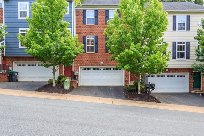 Building Photo - Beautiful 3-Bedroom Brookwood Townhome with 2-Car Garage — Don't Delay!