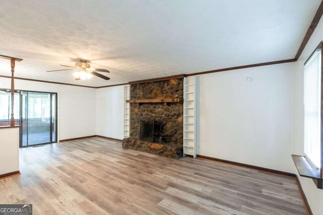 Photo - 3850 Apache Ln
