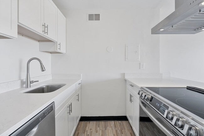 Photo - 1105 Massachusetts Ave Unit 12C