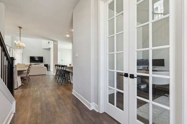 Photo - 2121 Tolleson Dr